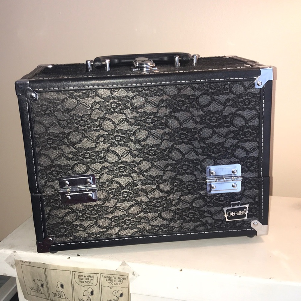 CABOODLE makeup case